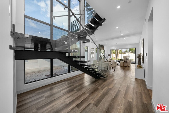 Building Photo - 5812 Willis Ave