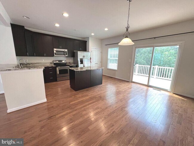 Building Photo - 356 Paladium Ct