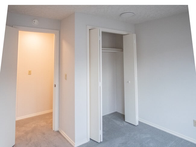 Building Photo - 15729 NE Fremont St