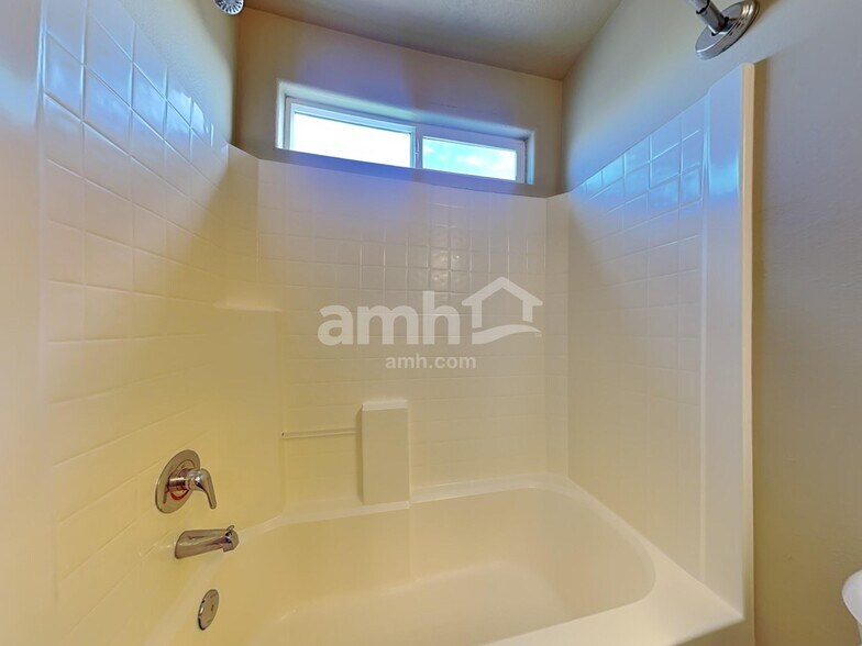 Building Photo - 956 S Wild Yucca Ave