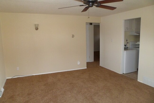 Building Photo - 2 bedroom, 1 bathroom home in Wheat Ridge ...