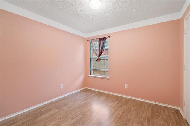 Building Photo - 909 Simi Dr
