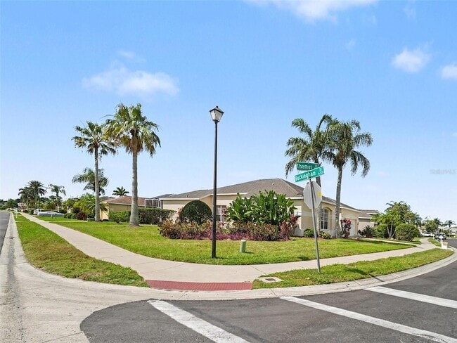 Building Photo - 4940 Thames Ln