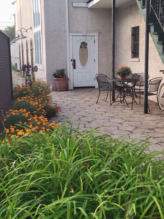 Building Photo - 208-210 Wyoming Ave