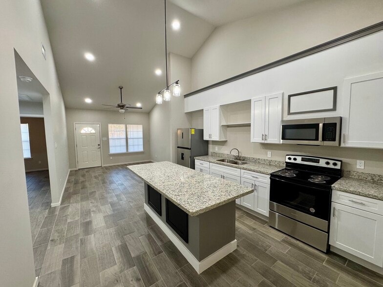 Building Photo - 97 N County Rd 253