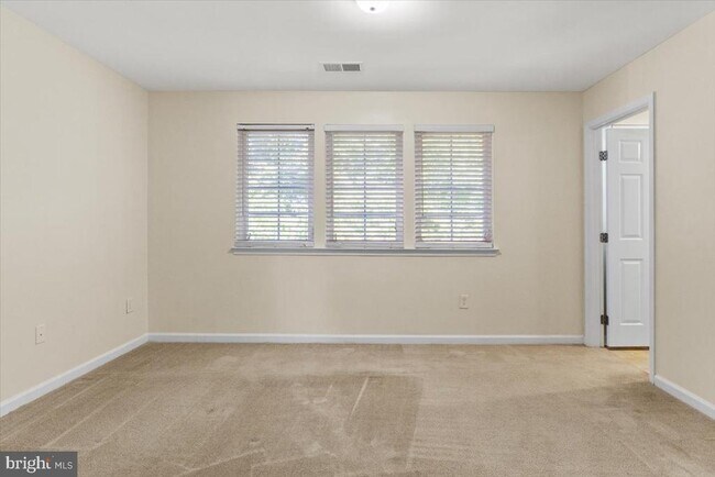 Building Photo - 8329 Autumn Crest Ln