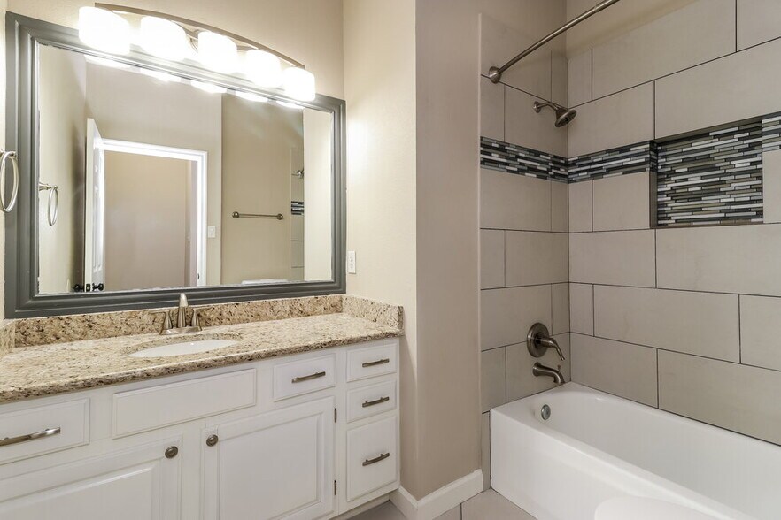 Building Photo - 8821 Pedernales Trail