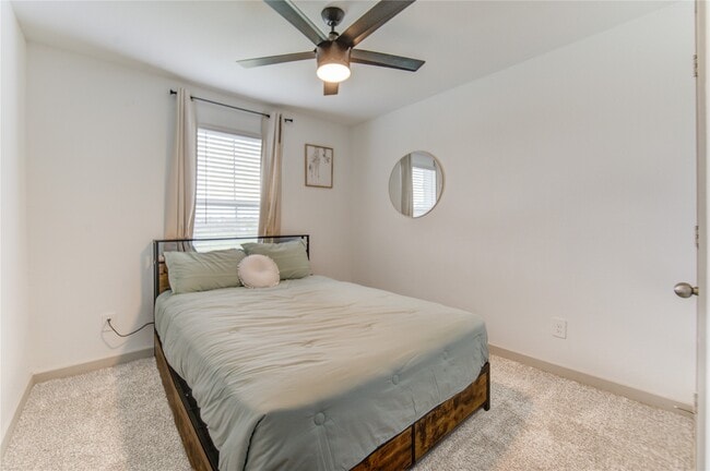 Building Photo - 403 Rain Water Ln