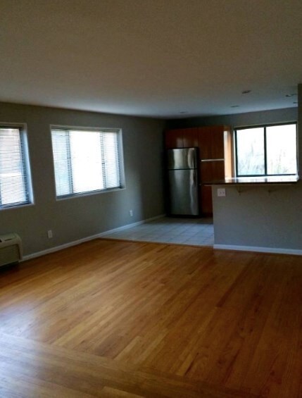 Building Photo - 4114 Davis Pl NW