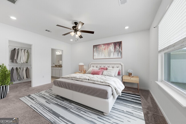 Building Photo - 131 College St