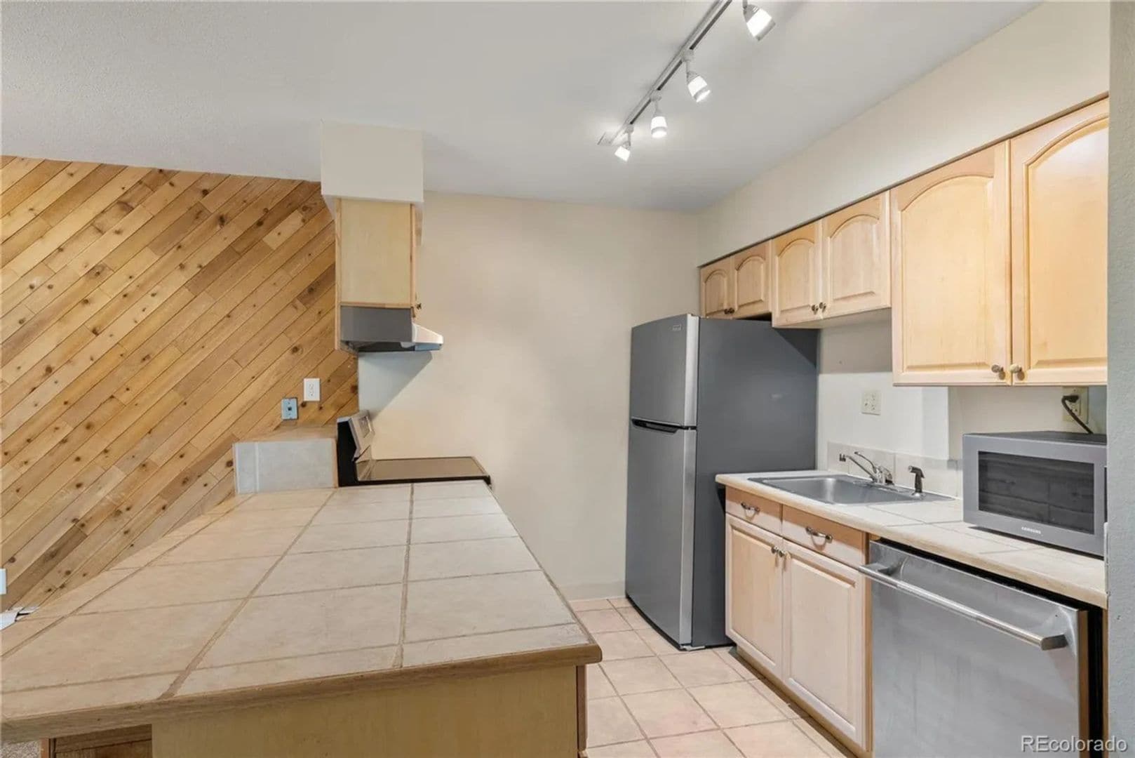 Building Photo - 2402 Ryan Gulch Ct