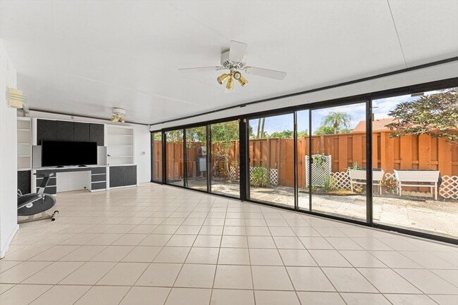 Building Photo - 5371 Stonybrook Dr
