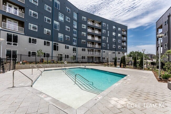 Building Photo - 2705 McGee Trafficway