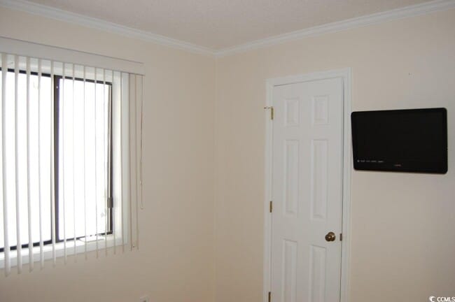 Building Photo - 4350 Intercoastal Dr