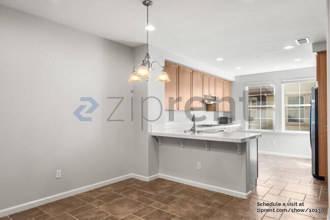 Building Photo - 482 Tristania Terrace