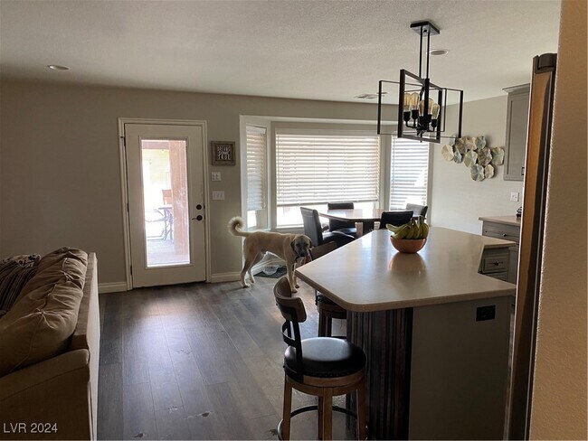 Building Photo - 1005 E McKnight Ave