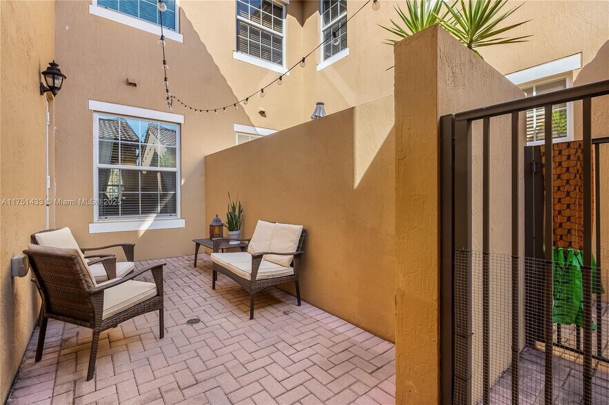 Building Photo - 1119 SW 147th Ave