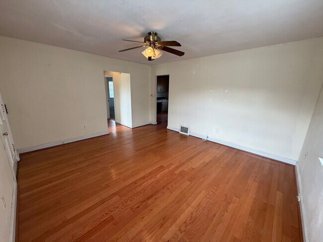 Building Photo - 8661 Litzsinger Rd