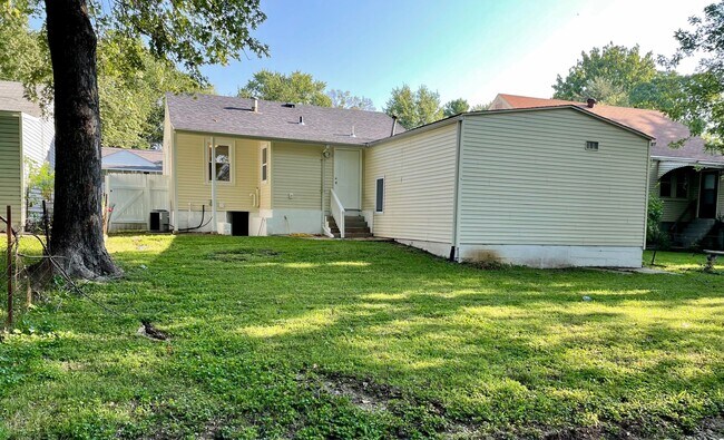 Building Photo - 66 Reasor Dr