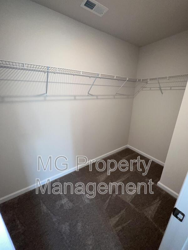 Building Photo - 1401 Woodhouse Dr