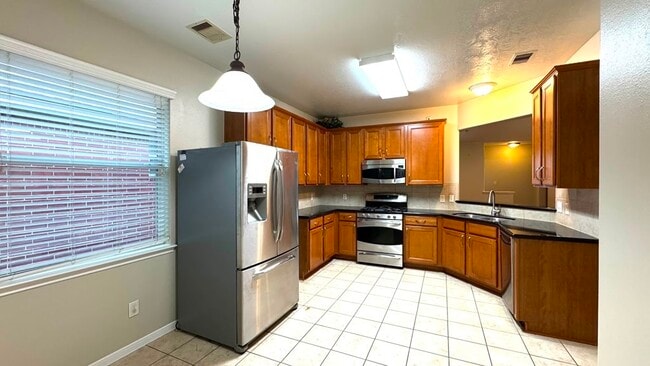 Building Photo - 8923 Willow Wind Ln