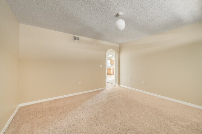 Building Photo - Brookshire at Heritage Oaks, Two-Story Pool Home with pond view!