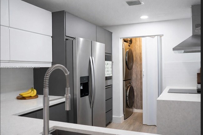 Building Photo - 6670 NW 114th Ave