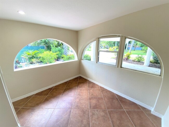 Building Photo - ** SOUTH NAPLES ** 4 BED / 3.5 BATH - POOL HOME - NO HOA! - PET OK - ANNUAL RENTAL