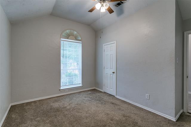 Building Photo - 962 Meadow Cir S