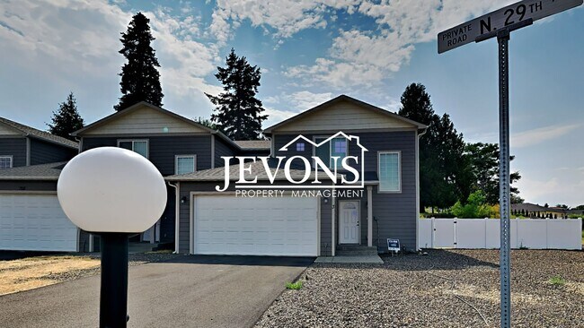 Building Photo - 708 N 29th Ave