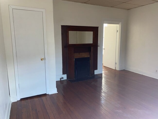Building Photo - Spacious 2 bedroom home in Portland