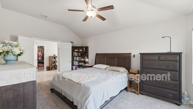 Building Photo - 1116 RIVER WOOD