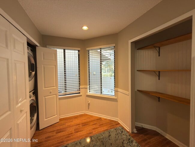 Building Photo - 1 Turtleback Trail