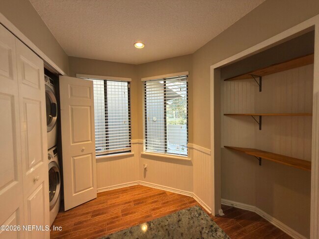 Building Photo - 1 TURTLEBACK Trl
