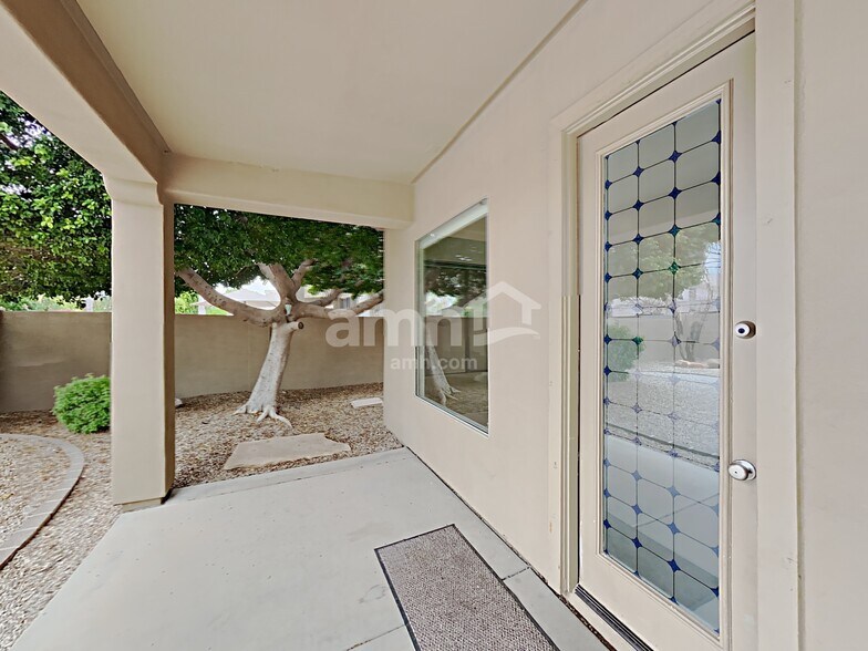 Building Photo - 8027 W Clara Ln