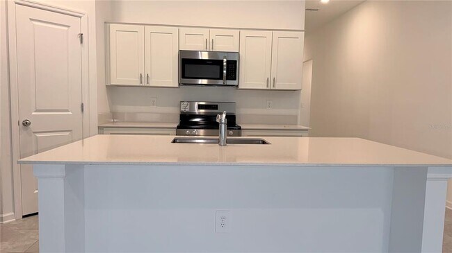 Building Photo - 1129 Deepwater Cir