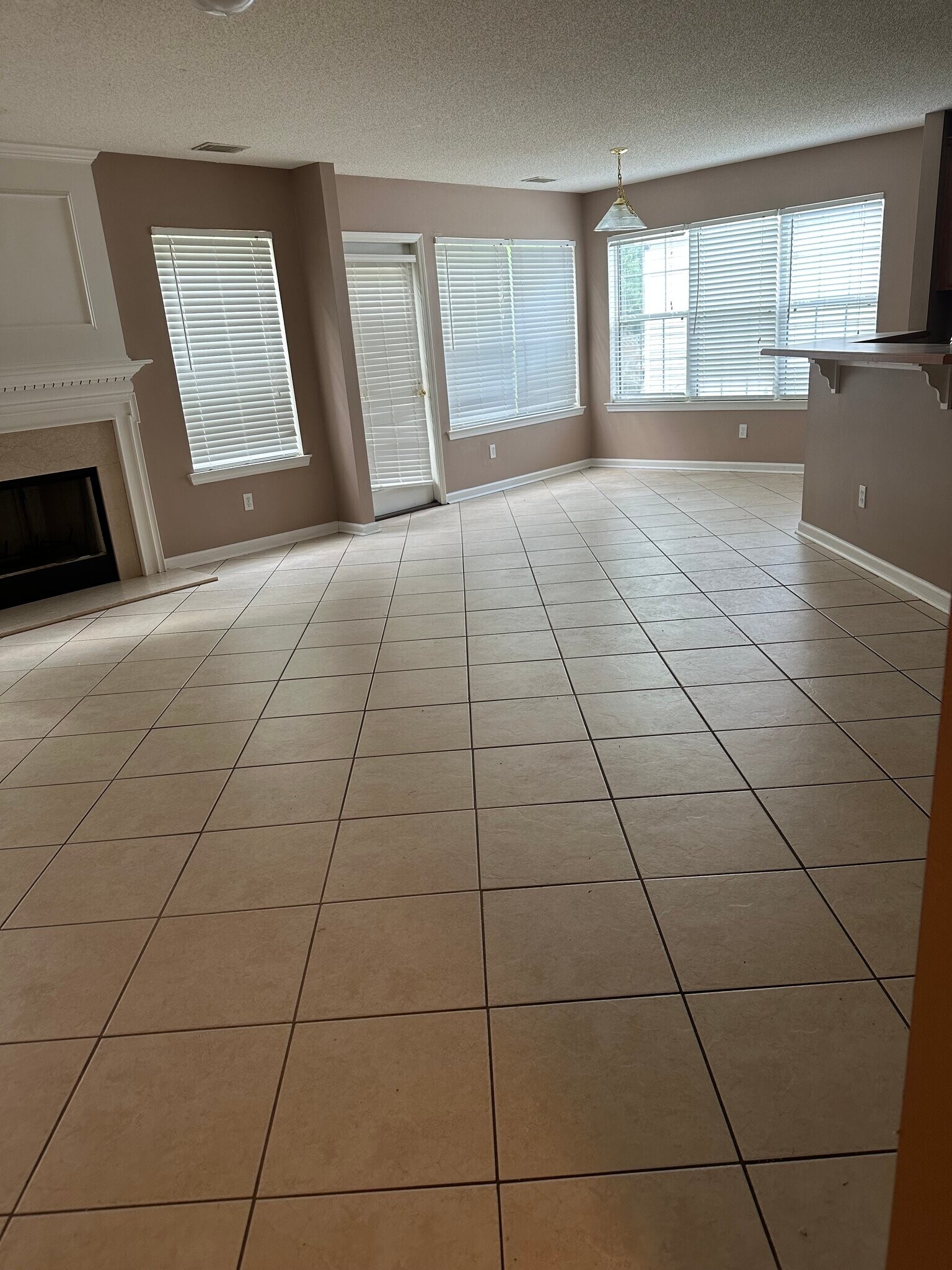 Building Photo - 460 Live Oak Walk