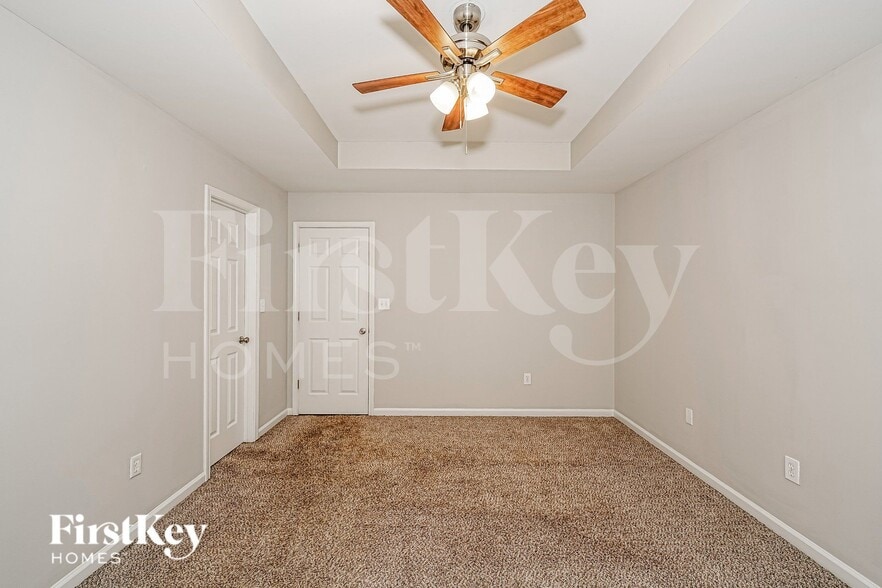 Building Photo - 501 Baronne St