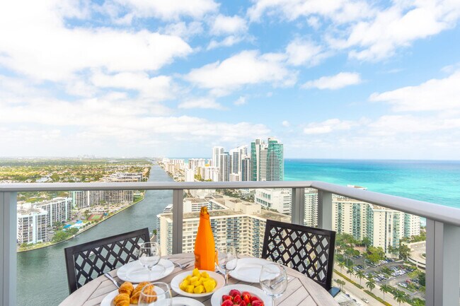 Building Photo - 4010 S Ocean Dr