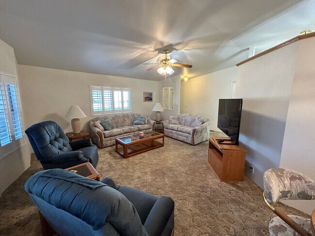 Building Photo - Charming 2-Bedroom 2-Bathroom Furnished Ma...