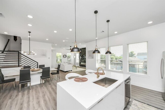Building Photo - 3604 Runnels St