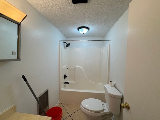 Building Photo - 408 3rd Ave NW