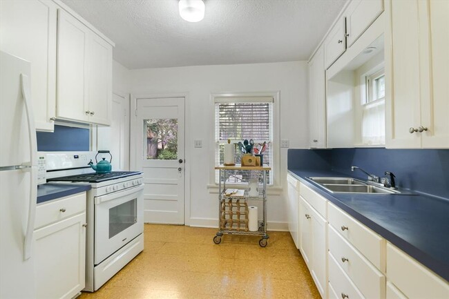 Building Photo - 4108 Avenue F