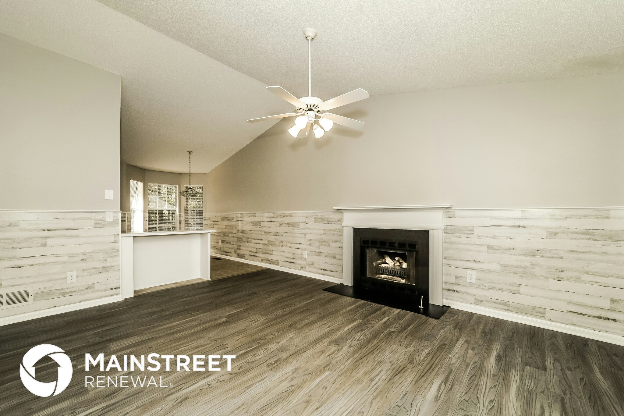 Building Photo - 33 Daisy Ln