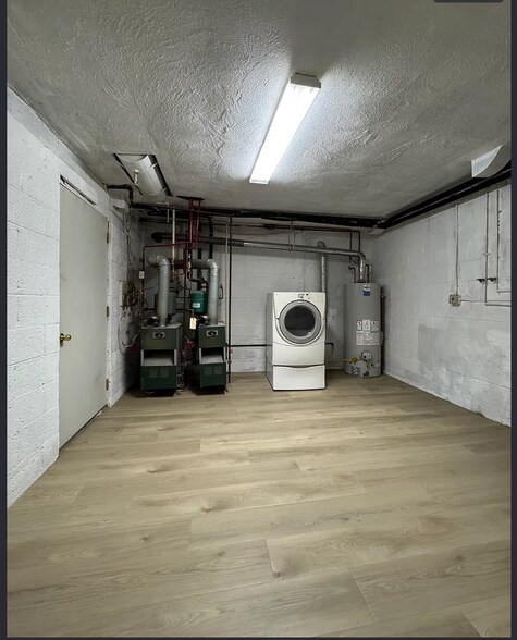 Building Photo - 639 Oakdene Ave