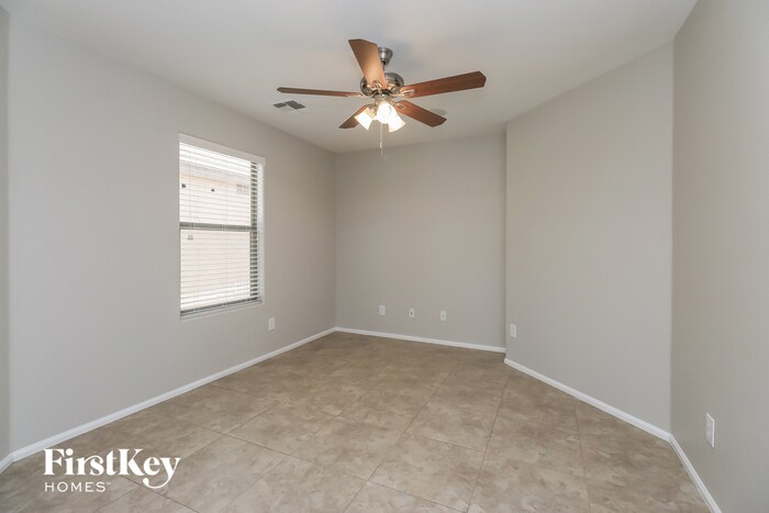 Building Photo - 4186 E Aragonite Ln