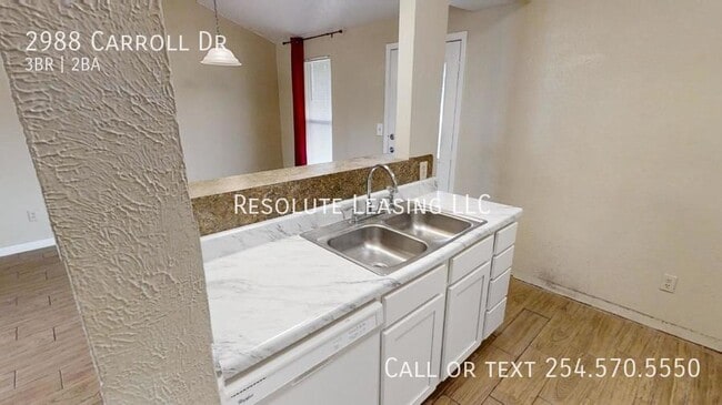 Building Photo - 2988 Carroll Dr