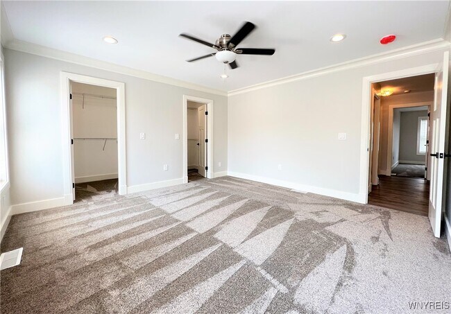 Building Photo - 10985 Main St