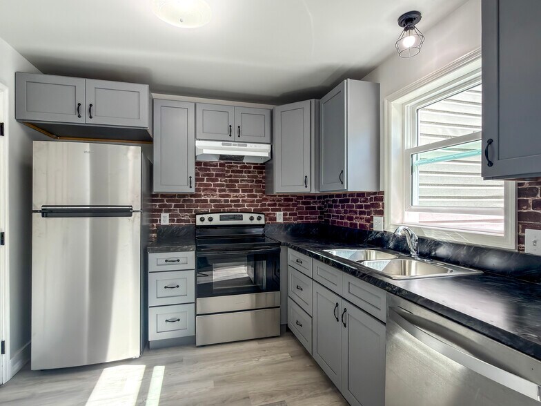 Building Photo - 17 Pheasant Ln