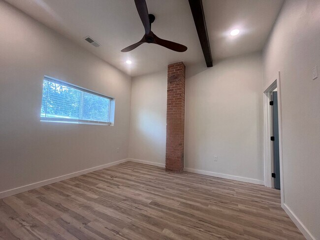 Building Photo - Coming soon! Just renovated! Stunning High...